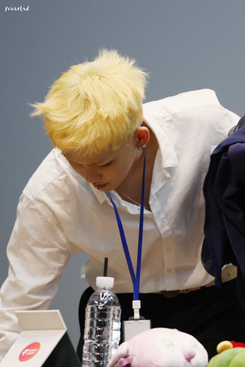 maiihyunsuk's tweet photo. some things don’t change.. 😳😍 #CHOIHYUNSUK #최현석 https://t.co/AfEHBnJH0T