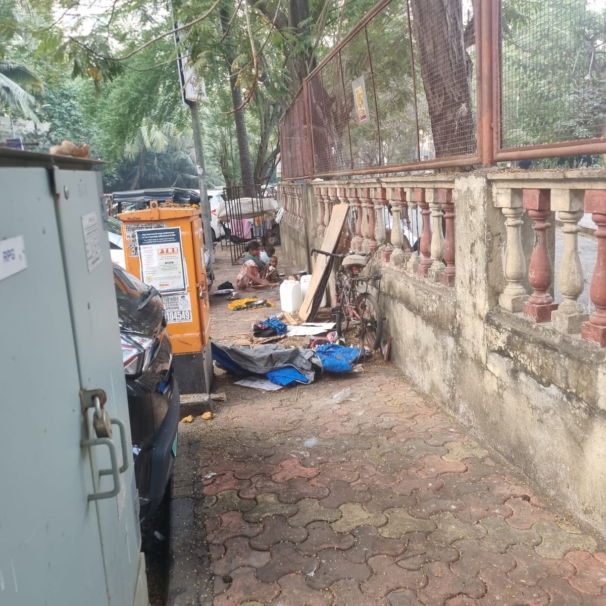 bpkalia's tweet photo. @mybmc @mybmcWardRS @MumbaiPolice @DGPMaharashtra @CPMumbaiPolice @SamtaNagarPS 
Kindly take immediate action against illegal encroachments and beggars occupying the footpath opposite Thakur Miraj Cinema, Thakur Village, Kandivali East, Mumbai. This creates safety hazards for pedestrians and risks accidents. Action required urgently.

#Mumbai #BMC #Kandivali #PublicSafety