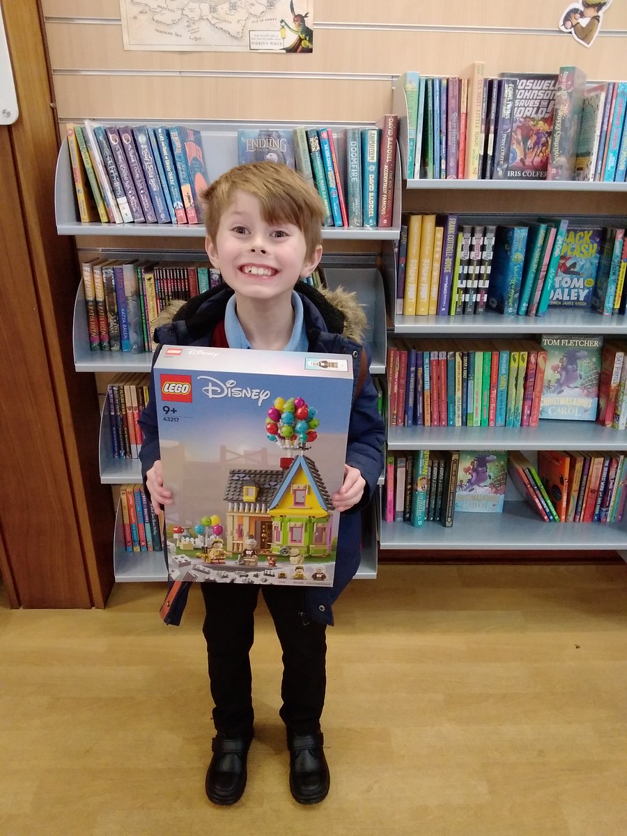 LancsLibraries's tweet image. More #LancsReadingHeroes prize draw winners!
Oliver from #MorecambeLibrary, Adrina from #IngolLibrary.
Well done both!