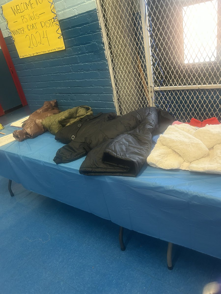 PS161 THE CROWN tweet media