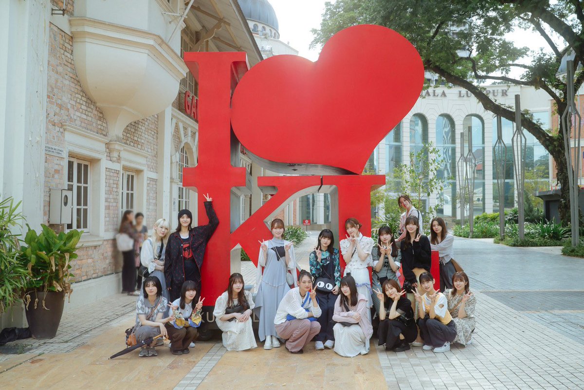 mizukiikut0's tweet photo. aww thank you!! 

although Aoi is no longer part of Sakurazaka46, the group also came to Kuala Lumpur in 2023 and they enjoyed lots of KL’s sights and foods🥰

english subbed vlog here: https://t.co/GJbMVGMVI9 https://t.co/icbqLxrNuc