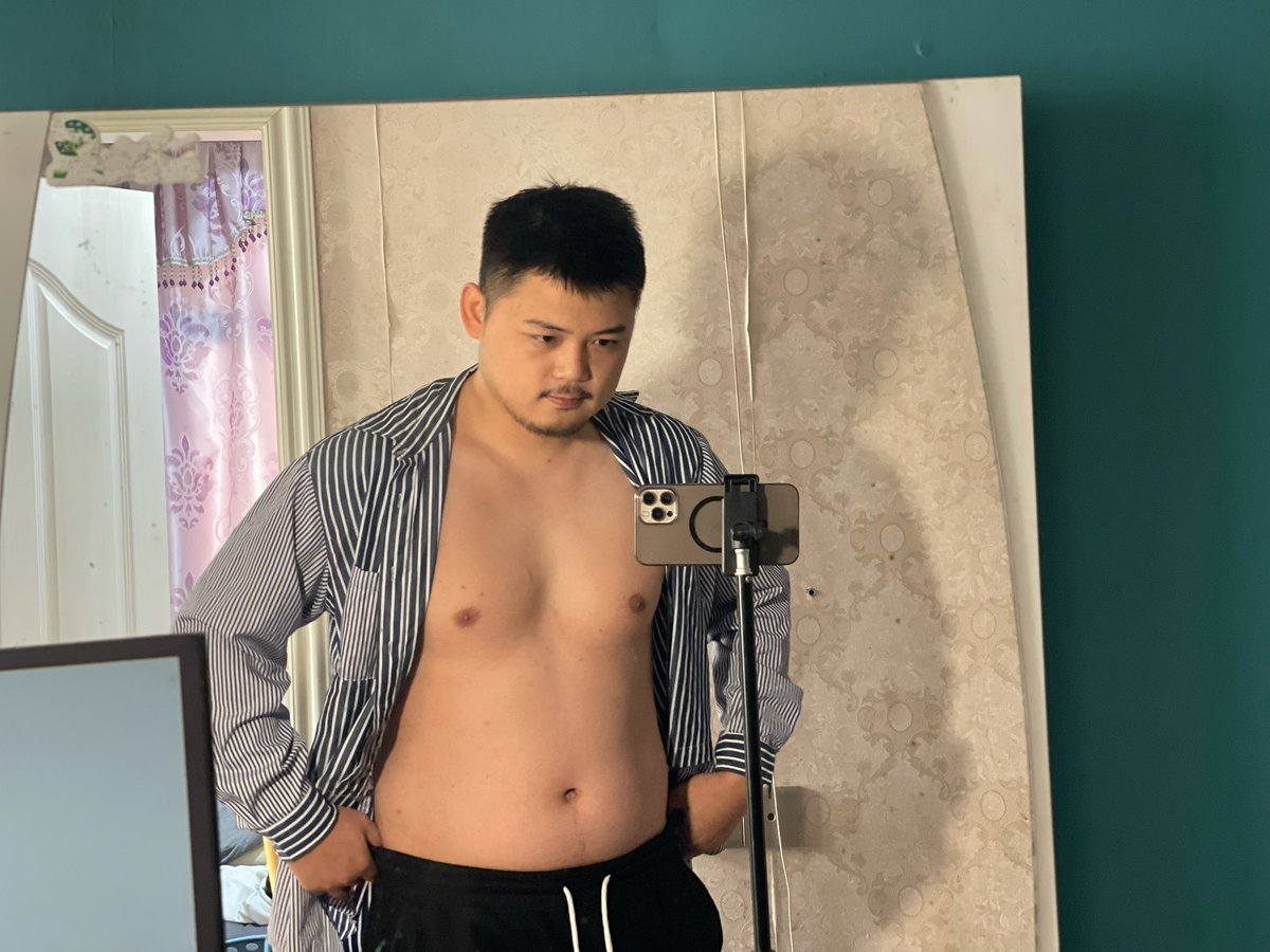 看什么看 tweet media