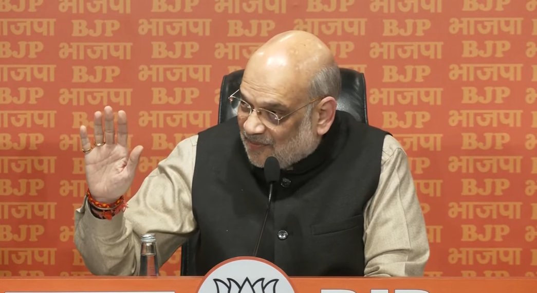 madanrrathore's tweet image. मेरी पूरी बात बिना किसी कन्फ्यूजन के साथ राज्यसभा के रिकॉर्ड में है..जिन्होंने जीवन भर बाबा साहेब का अपमान किया वो लोग उनके नाम पर भ्रांति फैलाना चाहते।

- श्री @AmitShah जी

#CongressInsultsAmbedkar