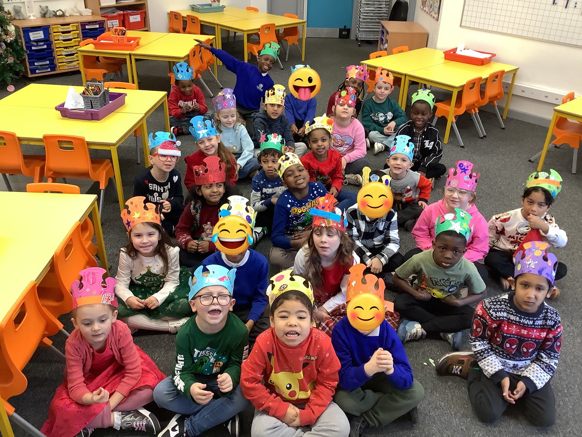 Fosse_TMET's tweet photo. Happy Party Day from 1BS! #FMparty! #FMYear1 https://t.co/HWZR3HahMV