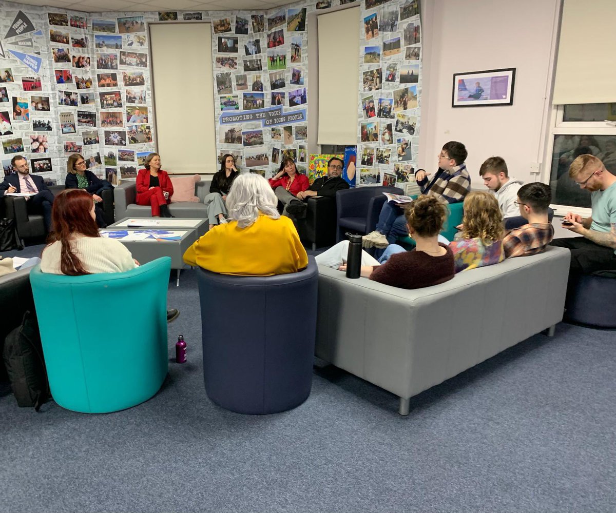 Brilliant to hear from young people from <a href="/NIYF/">NI Youth Forum</a>, @DiverseNI and <a href="/YouthActionNI/">YouthAction Northern Ireland</a> yesterday about their priorities for peace in Northern Ireland. Helpful challenges from the group to involve young people in policymaking. Thanks to the Peace Summit Partnership for convening.