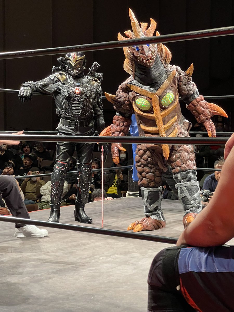 昨日は #怪獣プロレス に初めて行ったんですが、怪獣のように自由な時