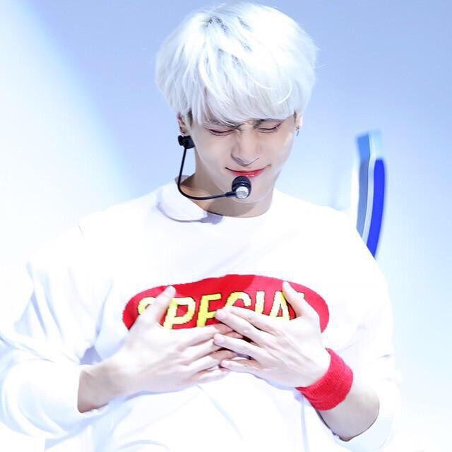 shinee7617's tweet photo. ジョンヒョンに会いたいな🩵
今日もあなたが大好きです🩵 https://t.co/ld3V7Qsmsl