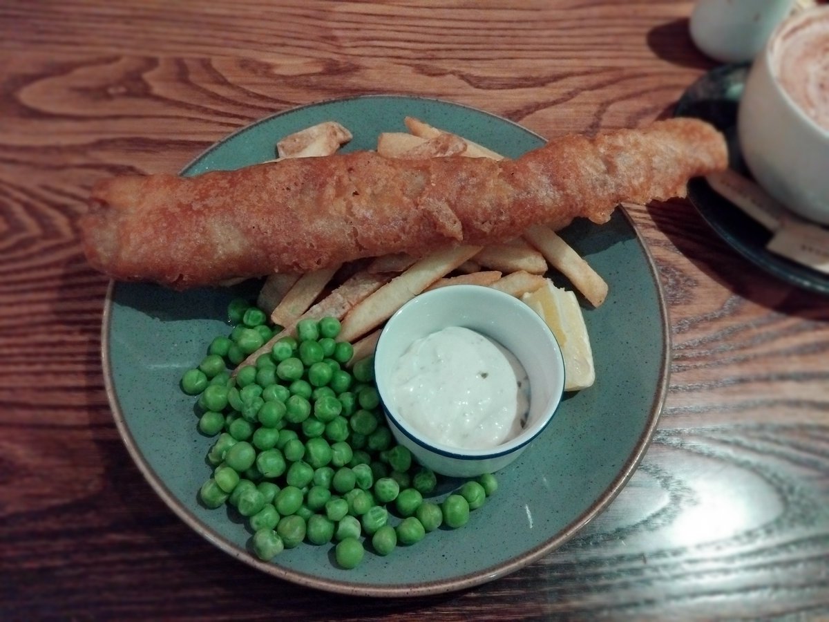 nguyenhdi's tweet photo. Fish & chips.
#Englishfood
I've never had a fish this shape 🤔 https://t.co/YoJ1qifBKm