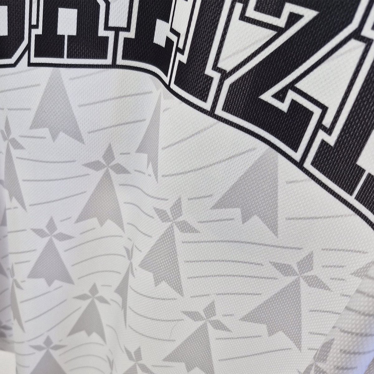 #nouveauté🤟 - Aujourd'hui, La Team #AKKASPORTS, vous présente le maillot de basket 𝘾𝙊𝙉𝙁𝙊𝙍𝙏 𝙁𝙄𝙏 de nos amis bretons des ⚫️⚪️ @do_breizh_ile ⚪️⚫️.
🙏Merci pour la confiance🙏