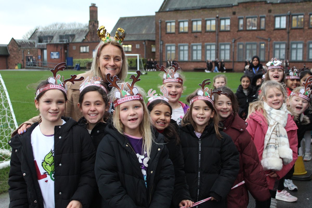 BoltonSch's tweet photo. Pupils from #BoltonSch Primary Division took part in a #ReindeerDash to raise vital funds for @BoltonHospice

A fantastic start to the last day of term, pupils got into the festive spirit singing x-mas songs as they walked around the grounds. Well done everyone!

#BoltonGiving https://t.co/8ggawhLmrA