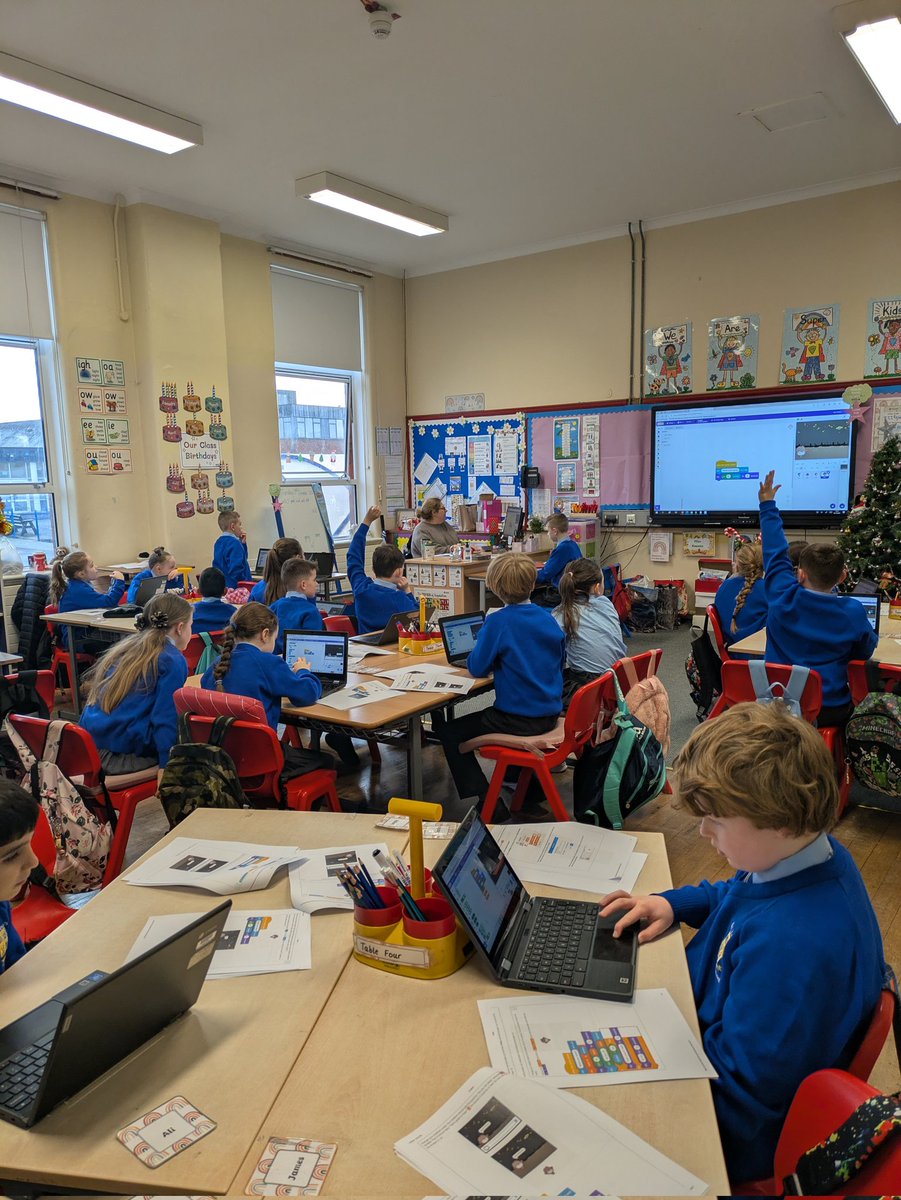 mulgrew_ciara's tweet image. Great to see the happy faces @teresa_belfast as pupils enjoyed their last #TimeToCode session of this year! Huge thanks to our amazing #EY #volunteers for making this happen! Let's activate those brains & get pupils excited about #Coding! @bitcni ❤️💻❤️