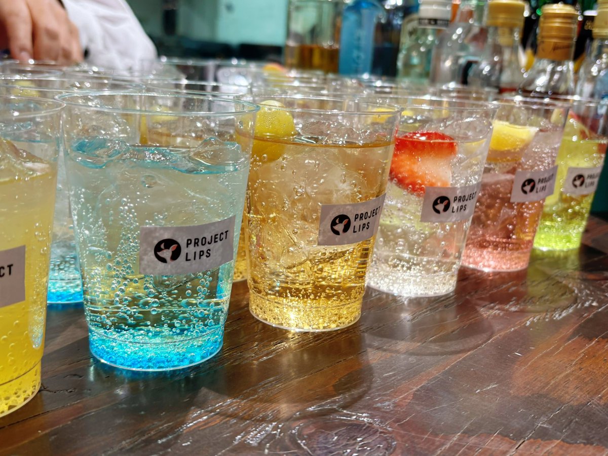 saya21_'s tweet photo. 「Project LIPS End Year-Party2024」楽しすぎた🥂✨LIPS BARでは自分の雰囲気に合わせたカクテルを作ってもらえたり美味しいおつまみもたくさん...キラッキラのパールが輝くオリジナルPLカクテルも可愛くて美味しかった🍸みんなのベスコス聞いて欲しいもの増えまくり!#ProjectLIPS #PL忘年会 #LIPS https://t.co/hVteNeBrJ8