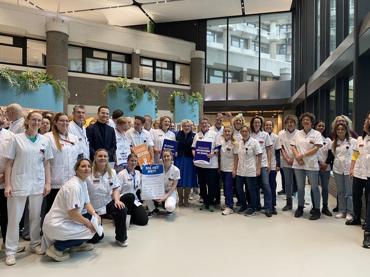 Verpleegkundigen boos naar Den Haag vanwege bezuiniging op bij- en nascholing van verpleegkundigen.   Deze bezuiniging moet van tafel! 
Petitie wordt aangeboden aan de vaste Kamercommissie van VWS.