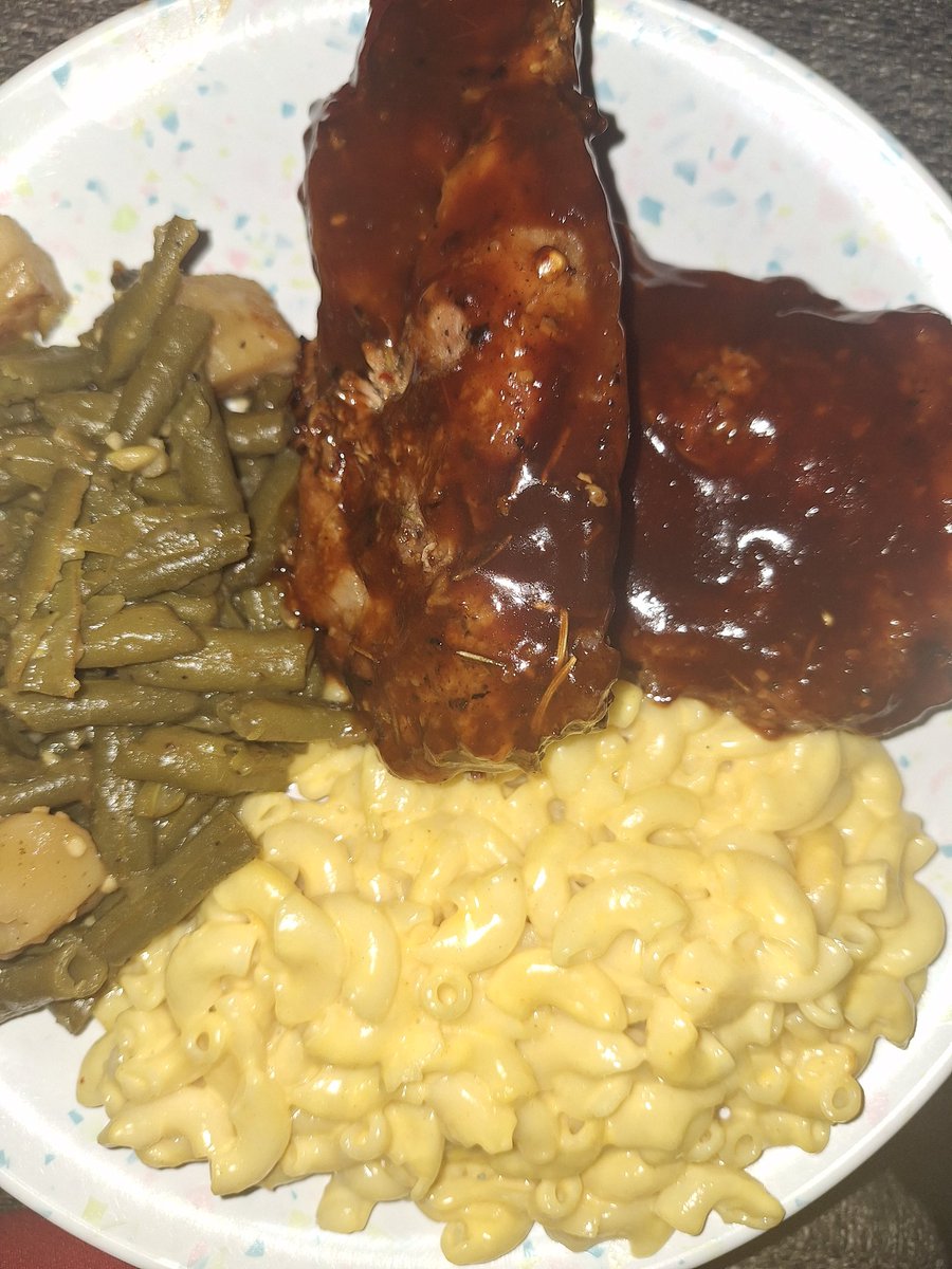 kikit53's tweet image. BBQ ribs, corn and green beans and potatoes! Yum!
#foodie
#comegetyousome
#lovecooking