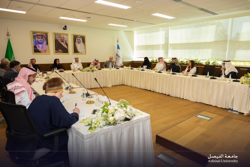 معالي رئيس ⁧#جامعة_الفيصل⁩ الأستاذ الدكتور محمد بن علي آل هيازع يترأس الجلسة الرابعة لمجلس الجامعة للعام الجامعي 1446هـ - 2024م، لمناقشة أهم القضايا والموضوعات الاستراتيجية التي تسهم في تعزيز مسيرة الجامعة نحو التميز الأكاديمي والبحثي.