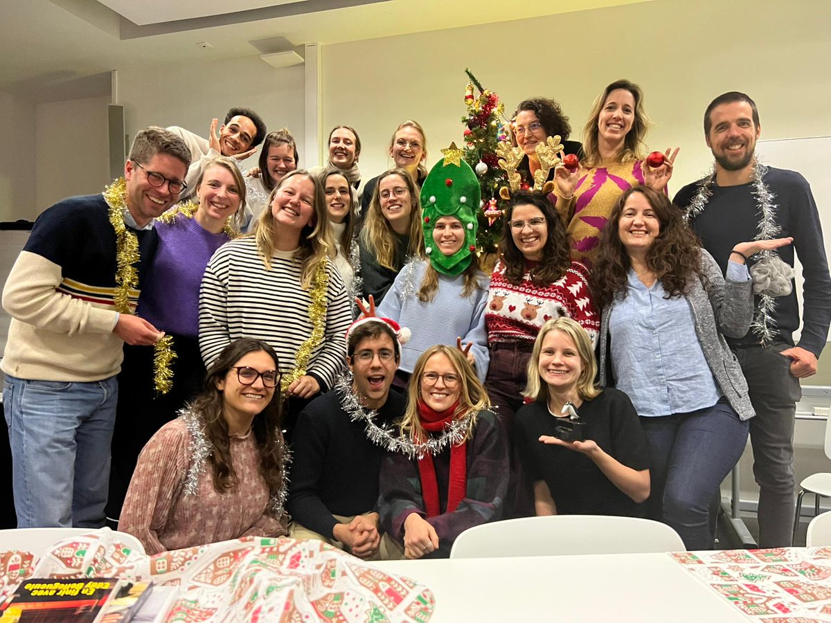 Happy holidays from our research unit to you! We'll be back in the new year to keep promoting healthy habits 😁☀️🏃😴🥤💡