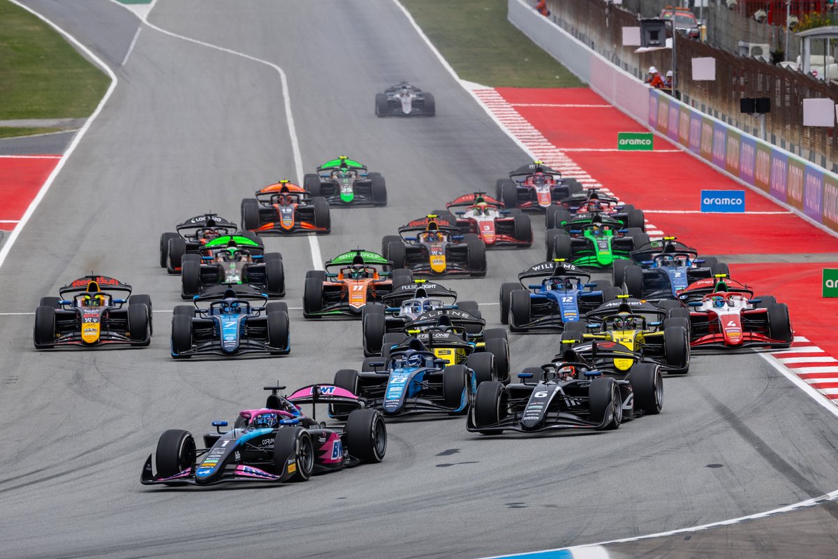 feeder_series's tweet photo. NEWS | 🇪🇸 Formula 2 and Formula 3 will both organise a round at the new Madrid street circuit from 2026 to at least 2035.

This follows the move of the Formula 1 Spanish Grand Prix, which will also move from Barcelona to Madrid from 2026 onwards.

📸 Dutch Photo Agency

#F2 #F3 https://t.co/F2H859yebZ