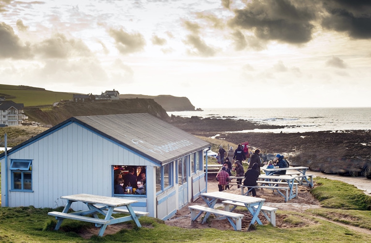 Duck into Beachhouse Cafe in Devon with Michael Cranmer and enjoy delights from the British seaside!

bespokeblackbook.com/beach-house-ca…

#bespokeblackbook #devon #seafood