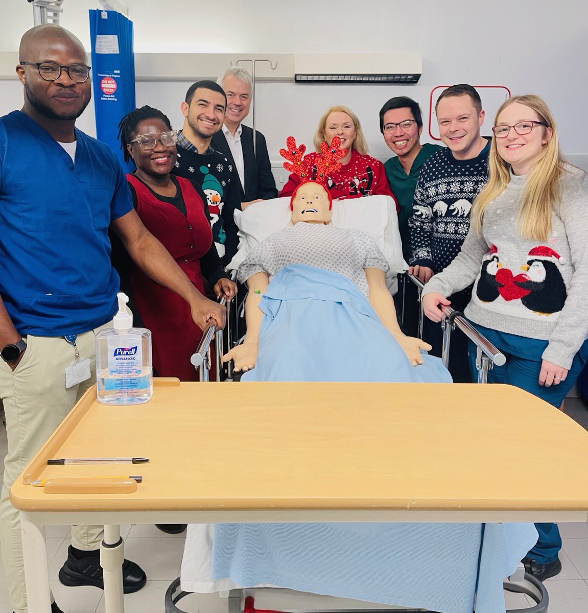 Merry Christmas and a happy new year from the Postgraduate medical education team here at SaTH. What a fantastic &amp; productive year it has been👏👏Looking forward to see what new and innovative simulation-based education will bring in 2025 <a href="/SaTHPostgradEd/">Postgrad Education</a> <a href="/cassidy295/">Karen Bryan</a> <a href="/Keardley1/">Kevin Eardley</a>