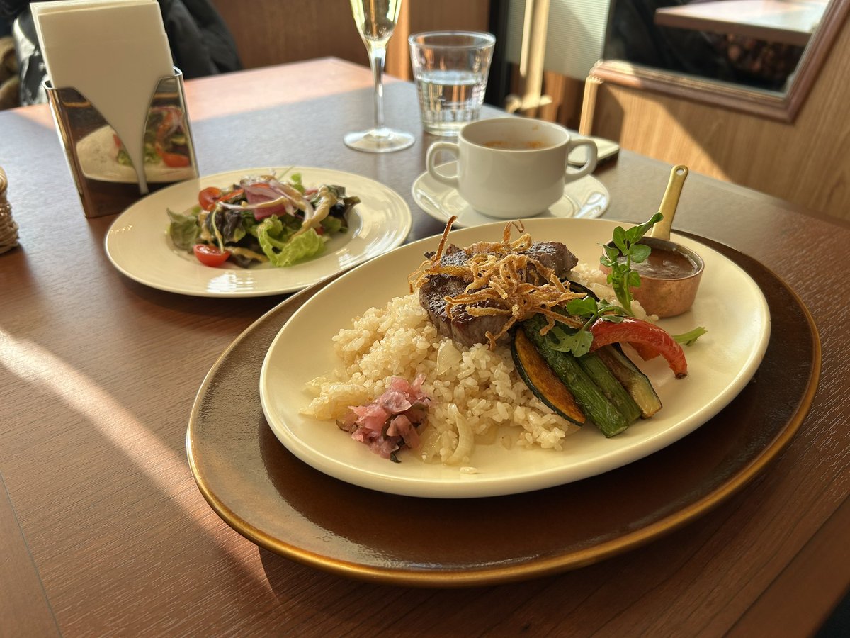 colosop's tweet photo. 【練馬区役所 20階展望レストランでランチ】
友人に快気祝いランチして貰いました🥰
ノンアルコールスプマンテで乾杯🥂
お料理も美味しかった😋
話しに夢中で景色の写真撮り忘れた😱

#練馬区役所
#練馬区役所展望レストラン
#ノンアルコールスプマンテ
#吉田昌美
#ソプラノ歌手根來加奈
#快気祝い https://t.co/zstaIUtrwy