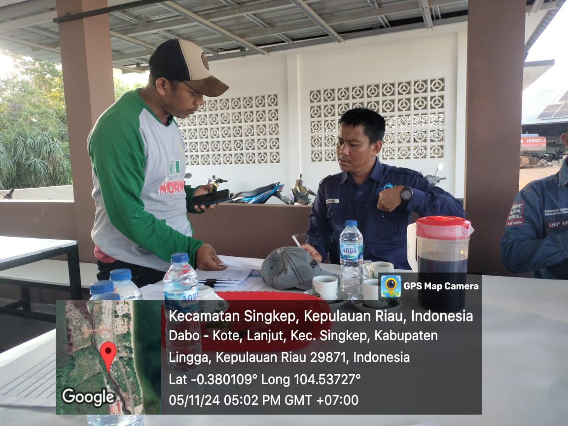 MegaTania17's tweet photo. Selasa (05/11) Mega Tania, Luhkan Kab Lingga, di PT Singkep Putra Perkasa Ds Lanjut, Pembinaan ara Budidaya Ikan yang Baik bersama Tim Budidaya DKP Kepri 
#GiatLuhkanSatminkalMedan #Lingga #Vannamei
@bppsdm_kp
@kkpgoid
@pusluhkp
@bppsdm_bp3medan
@BASRIBOSBAS https://t.co/CfXsfyP2jp