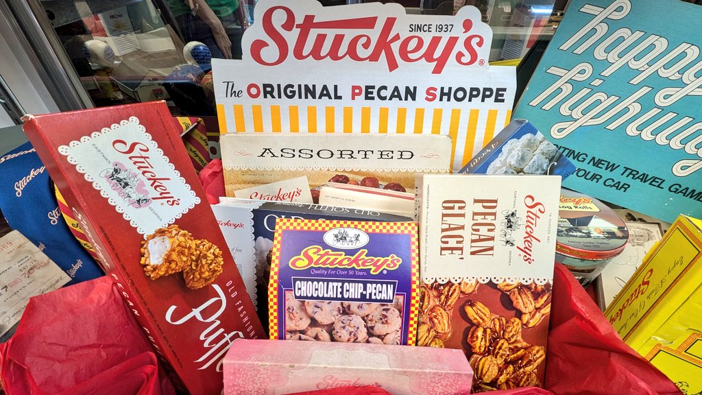 PaulFromFox5's tweet photo. Aaaahhhhh the nostalgia ✨ What memories does @StuckeysPecans conjure for you? @GoodDayAtlanta @StuckeyStop https://t.co/49KwMMnJfW