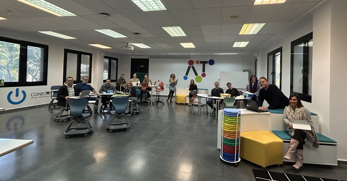 GVA_Cefire's tweet photo. 🌟El CEFIRE de Orihuela ya cuenta con una nueva Aula Transformadora🌟
🧩Un espacio diseñado para inspirar a los docentes y transformar la forma en que aprendemos y enseñamos.
➡️Con esta nueva aula ya contamos con Aulas Transformadoras en prácticamente todos los CEFIRE de la red. https://t.co/vbEBpk4oAn