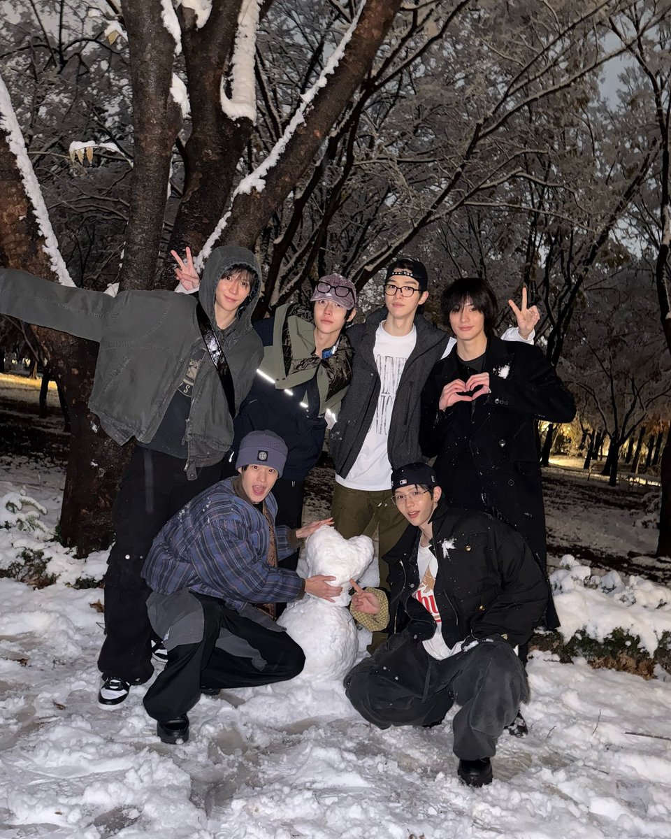 parqwonbin's tweet photo. ONE TWO LET'S GO☃️ https://t.co/yYqEZr0PCu