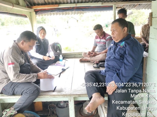MegaTania17's tweet photo. Rabu (06/11) Mega Tania, Luhkan Kab Lingga, di Pokdakan Maserai Maju Ds Resang, Pembinaan Cara Budidaya Ikan yang Baik bersama Tim Budidaya DKP Kepri 
#GiatLuhkanSatminkalMedan #Lingga #Vannamei
@bppsdm_kp
@kkpgoid
@pusluhkp
@bppsdm_bp3medan
@BASRIBOSBAS https://t.co/TPqfjT1mGY