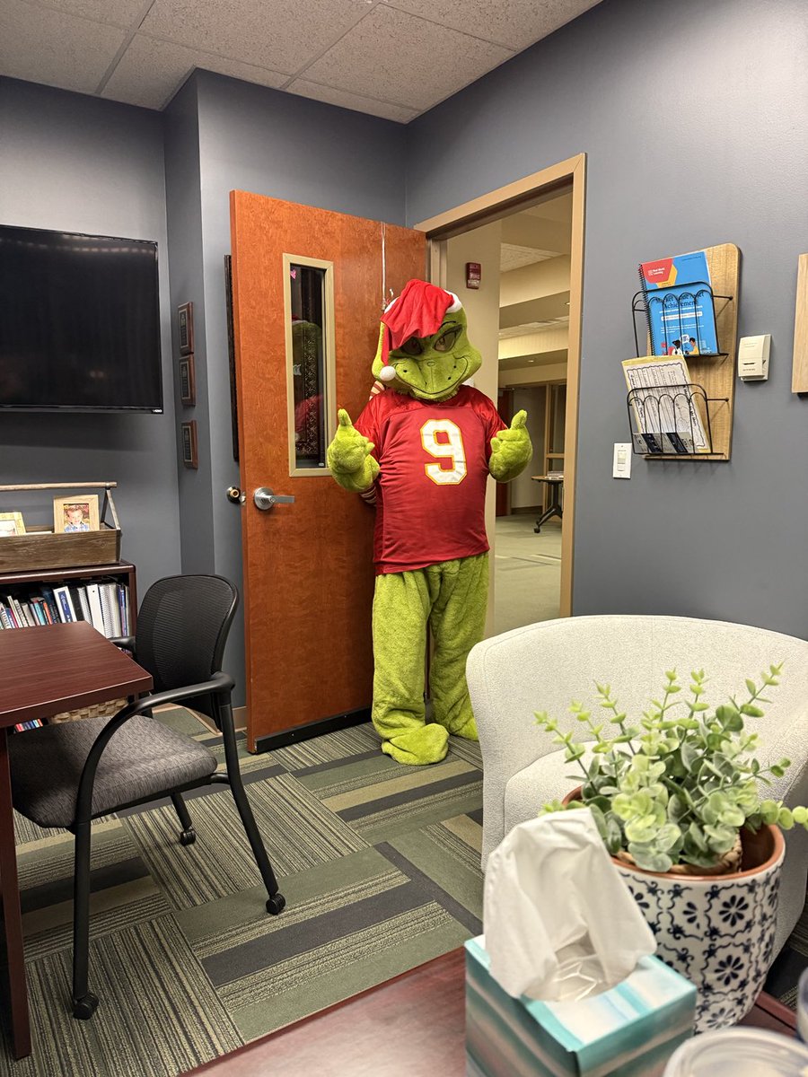 Julie Moore tweet media