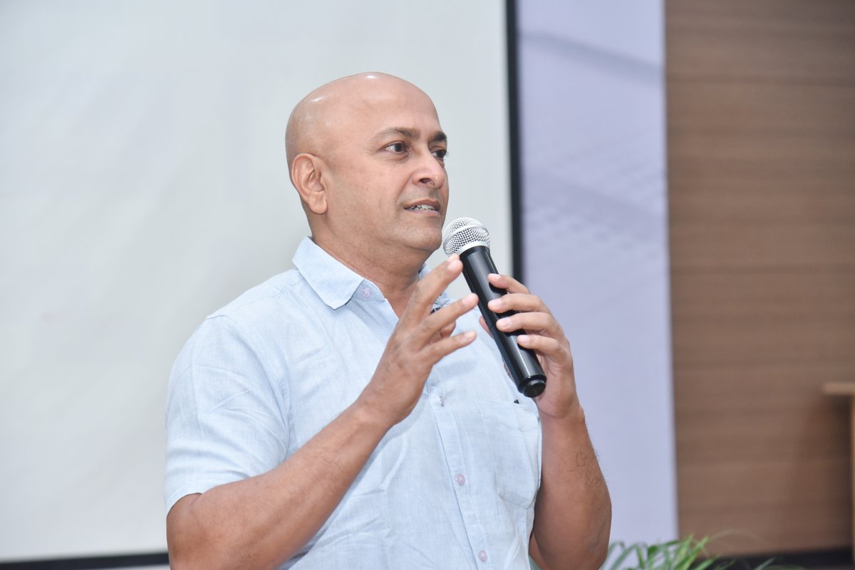 CPPRIndia's tweet image. Highlights from the #EconomicsConclave held on December 16th at the Kumaraguru College of Liberal Arts and Science campus in Coimbatore!

Mr. Raj Cherubal delivered an inspiring Spotlight Talk on &apos;Driving Change: User-Centric Approach to Mobility Challenges&apos;, exploring innovative…