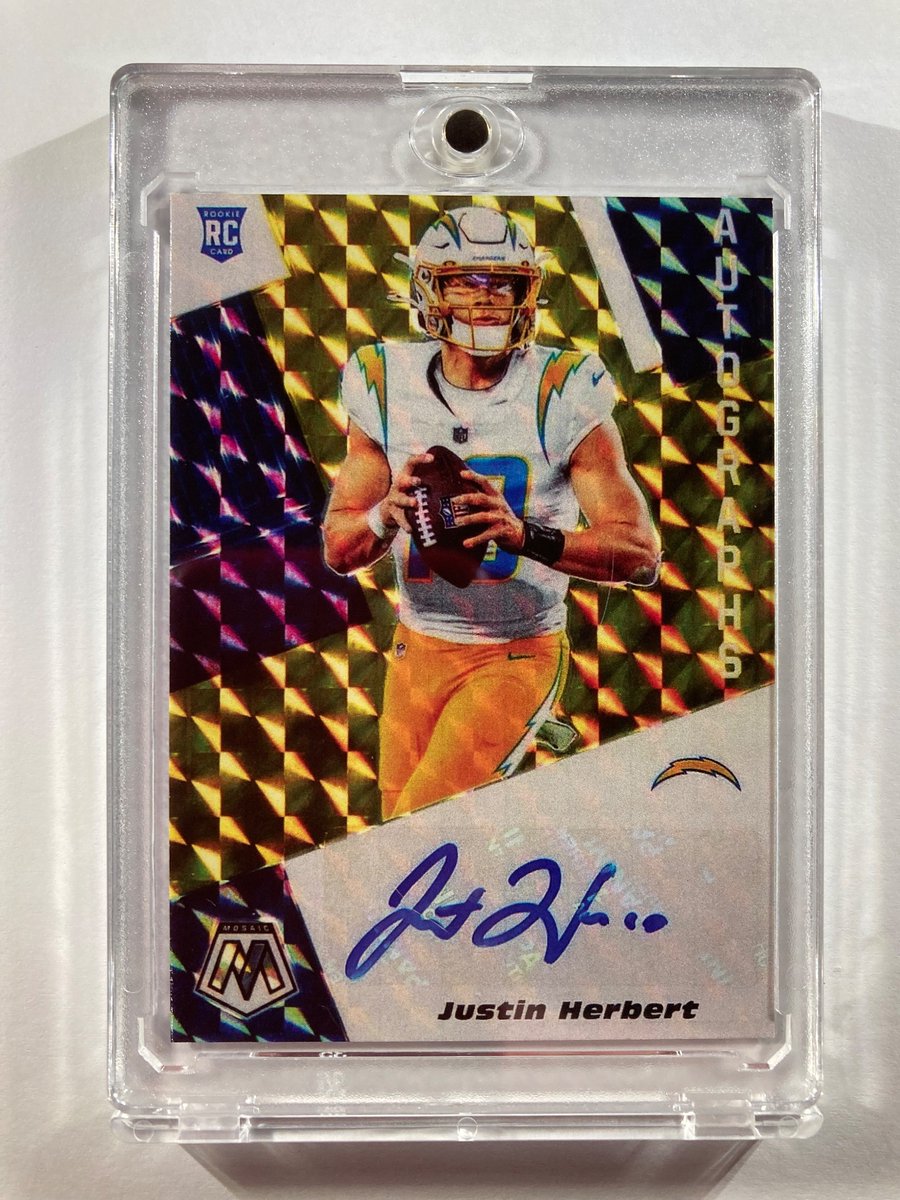 1218Sports's tweet image. 🎁Appreciation Day Giveaway🎁

Winner Announced Monday

🔥Justin Herbert Purple &amp;amp; Yellow Mosaic Rookie Auto Facsimile

To enter
1. Follow
2. Retweet
3. Like