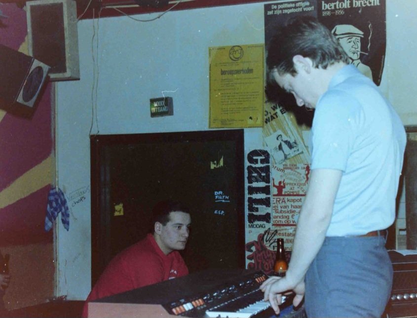 JDNOPICS's tweet photo. Previously unseen photographs of Joy Division at Club Vera, Groningen on 19th January 1980.
https://t.co/K7vdsMZ0nT
📷 Les van Rij https://t.co/iGrHEdMfDU