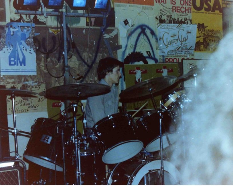 JDNOPICS's tweet photo. Previously unseen photographs of Joy Division at Club Vera, Groningen on 19th January 1980.
https://t.co/K7vdsMZ0nT
📷 Les van Rij https://t.co/iGrHEdMfDU