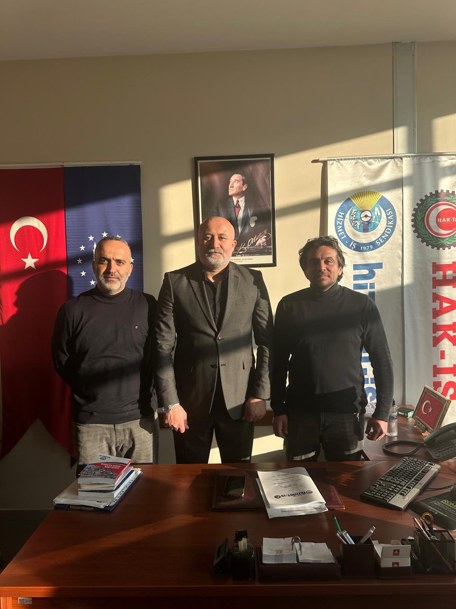 hizmetisbursa2's tweet photo. Şube Başkanımız Talat BAYHAN, yönetim kurulu üyelerimiz ve değerli temsilcilerimizle birlikte Bursa Büyükşehir Belediyesi Ana Binası, Altınova Ek Hizmet Binası, Kent Estetiği, Hayvanat Bahçesi ve Mezarlıklar Şube Müdürlüklerinde görev yapan emekçi arkadaşlarımızı ziyaret etti. https://t.co/wftLj3izwj