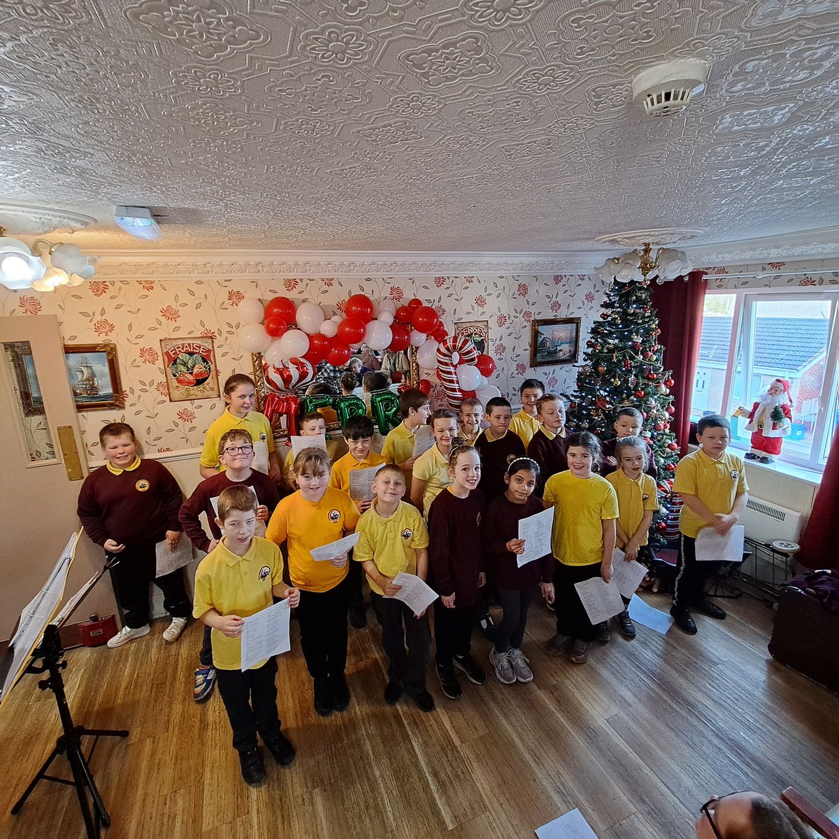 Well done to our Christmas choir who entertained the residents of both Beech Tree and Castle View care homes today!! 🎄🎶