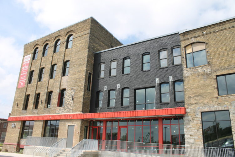 🗝️ Ready to unlock an unforgettable adventure? Join us at Mission Manor and see if YOU have what it takes to escape our mind-bending rooms! 🔏💡 
#EscapeTheOrdinary #MissionManor #BringYourAgame #twincities #minneapolis #escaperoom #missionmanorescape #UofM