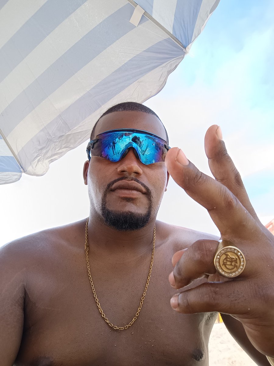 EdesonSilva12's tweet photo. 😎🚀 https://t.co/zcsLqjaOMr