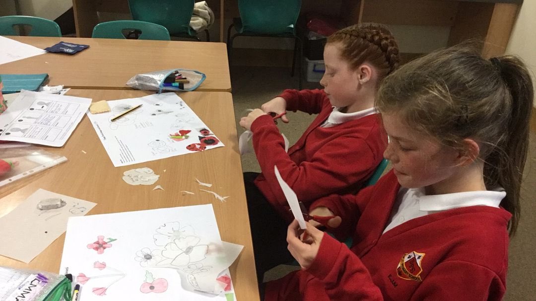 5T completing some DT this week. Making patterns to cut out our poppies ready to sew #DTatBewley