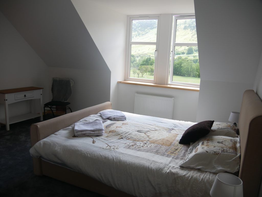 TheHolidayCots's tweet photo. Lodge Farm in Lochranza is a self-catering getaway on the beautiful Isle of Arran.
🛏️ Sleeps 1- 8
https://t.co/TLMGuaXUrv
#LodgeFarm #Lochranza #IsleOfArran #SelfCatering #Scotland #Arran #Nature #Explore #Wildlife #Outdoors #WhiskyTasting #IslandLife #Goatfell #SkipnessCastle https://t.co/5HtIwW1BHe
