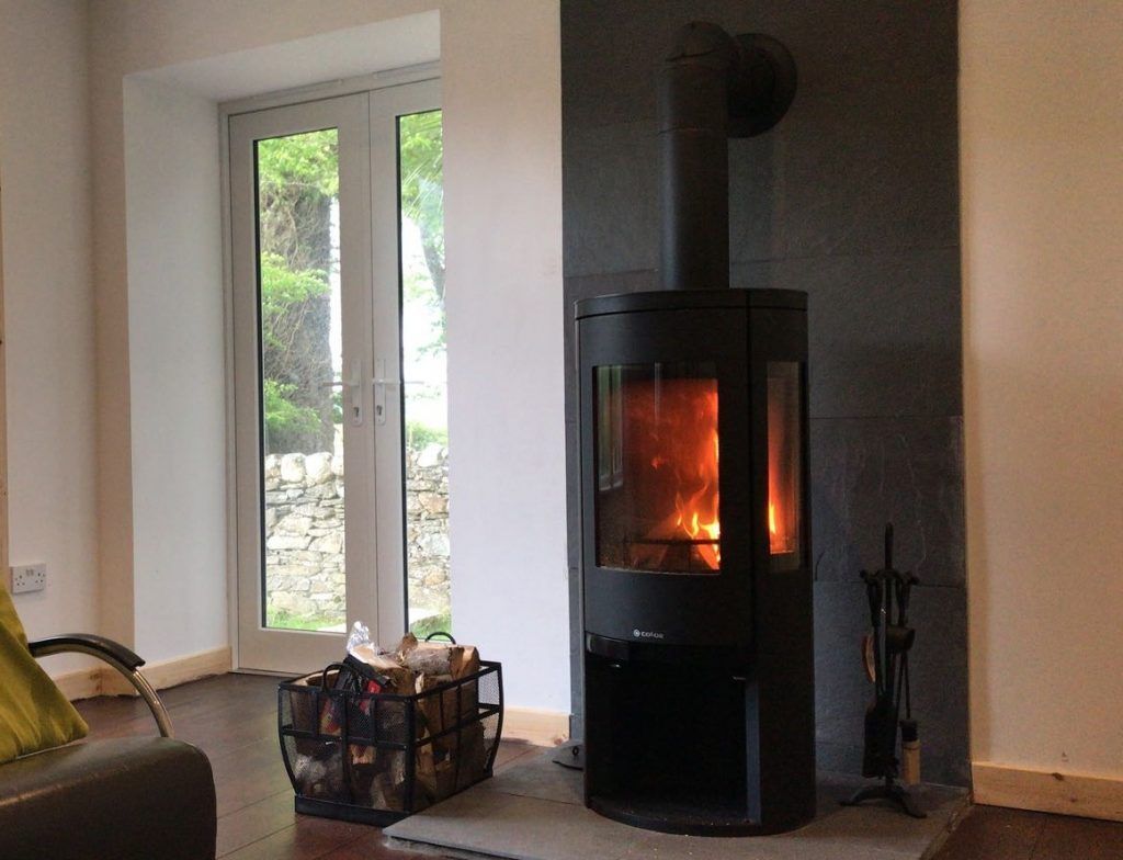 TheHolidayCots's tweet photo. Lodge Farm in Lochranza is a self-catering getaway on the beautiful Isle of Arran.
🛏️ Sleeps 1- 8
https://t.co/TLMGuaXUrv
#LodgeFarm #Lochranza #IsleOfArran #SelfCatering #Scotland #Arran #Nature #Explore #Wildlife #Outdoors #WhiskyTasting #IslandLife #Goatfell #SkipnessCastle https://t.co/5HtIwW1BHe
