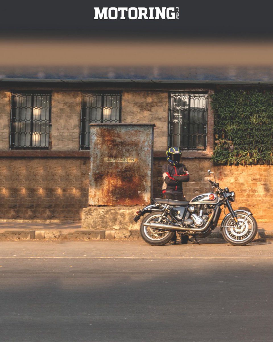MyMotoringWorld's tweet photo. What happens when two iconic singles — the #DucatiHypermotard and the #BSAGoldStar — go head-to-head? You’ll be surprised! From wheelies to retro charm, this comparison is one for the books. Want to know which one steals the show? Read here: https://t.co/buHTsjVJTQ
#MotoringWorld https://t.co/31lnDhGOvv