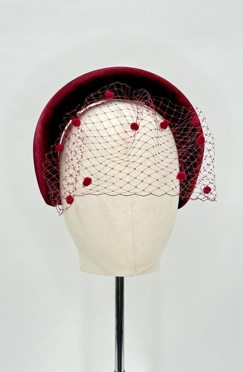 L_C_Millinery's tweet photo. Hat of the week
Burgundy velvet headband with spotted veiling
Perfect for a winter event
#hatoftheweek #burgundyheadband #hat #hats #hatshop #winterwedding #hathire #hirehat #hathireshop #velvet #luxuryhatshop #luxuryhathire #supportlocal #wallingforduk #louiseclairemillinery https://t.co/Er04dZiife
