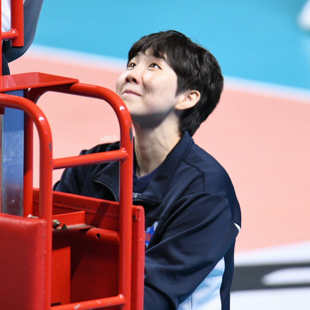 No1SOYOUNG's tweet photo. 주심이되... https://t.co/q6JeT3tA85