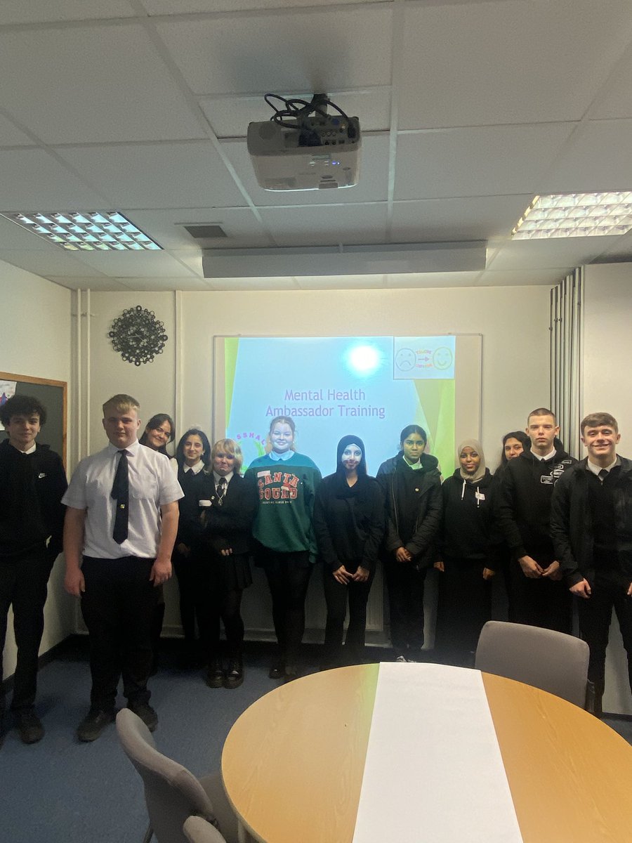 rosshallMHA's tweet photo. Our new S4 Mental Health Ambassadors! They are joining our already established team of seniors 💜 @RosshallAcademy https://t.co/jHdVC6j4oh
