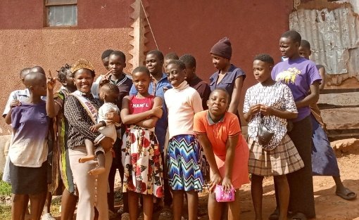 jimboshanurah's tweet photo. Spending time in the🫱🏿‍🫲🏽community has shown me the power of listening to adolescent girls&amp; young women.
Their stories of resilience, struggles,&amp; dreams remind me why we need to face the challenges they carry&amp; create space for every girl’s voice to be heard and her future to shine. https://t.co/LDGDSvmb37