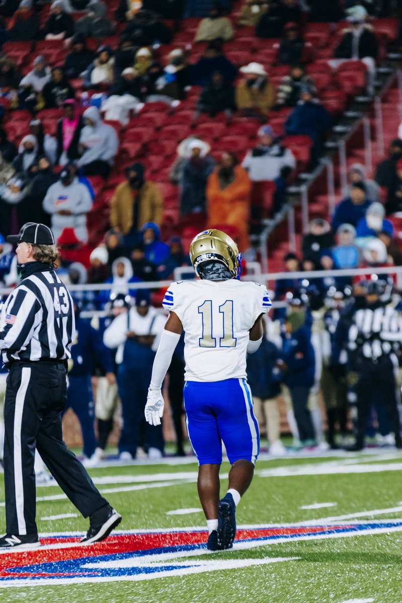 diorcinco's tweet photo. BLESSED TO RECEIVE 2nd TEAM ALL STATE DB/LB @CoachBlunt10 @damioncharity https://t.co/lwf2FWUuVs