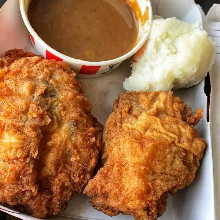 Trevor_sidogi's tweet photo. I have managed to bought cheap rings costed R40 today we are celebrating our anniversary at KFC she so happy, sometimes it doesn't need lot of money inorder to create happiness โค๏ธ๐ฅฐ๐
Happy anniversary to us ๐๐๐๐๐๐๐ฅ https://t.co/sEctxWVM7v