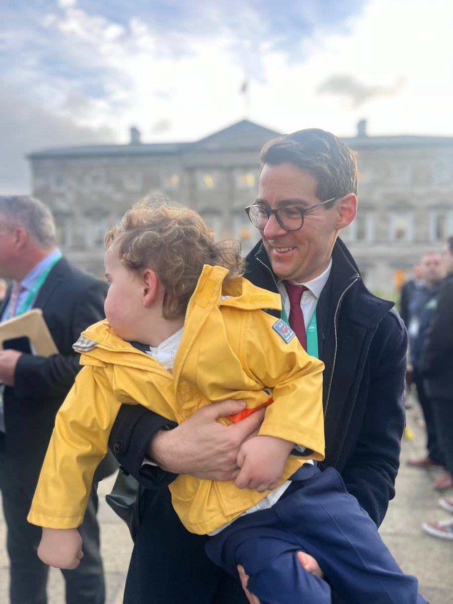A really special day as I take my seat in Dáil Éireann for the first time ☺️

So lucky to be joined by my family this morning.

I promise to do my very best for everyone in Dublin South West who has placed their trust in me. 🌹🙌