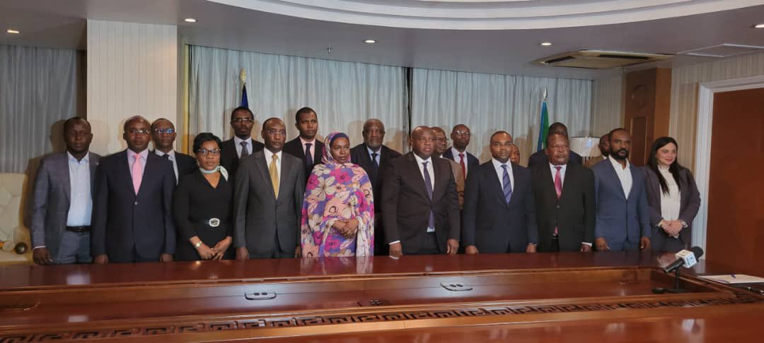 Quisiera expresar mi más calurosa felicitación al Vicepresidente <a href="/teonguema/">teddy nguema</a> por la habilidad y dedicación con que ha supervisado la firma de un acuerdo histórico entre la República de #GuineaEcuatorial Ecuatorial y #Chad. Este acuerdo, que cubre el tránsito de mercancías por los